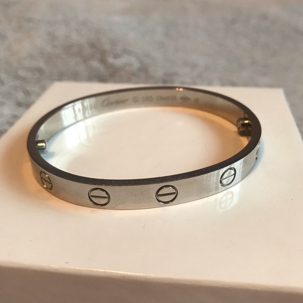 Silver love bracelet with screw